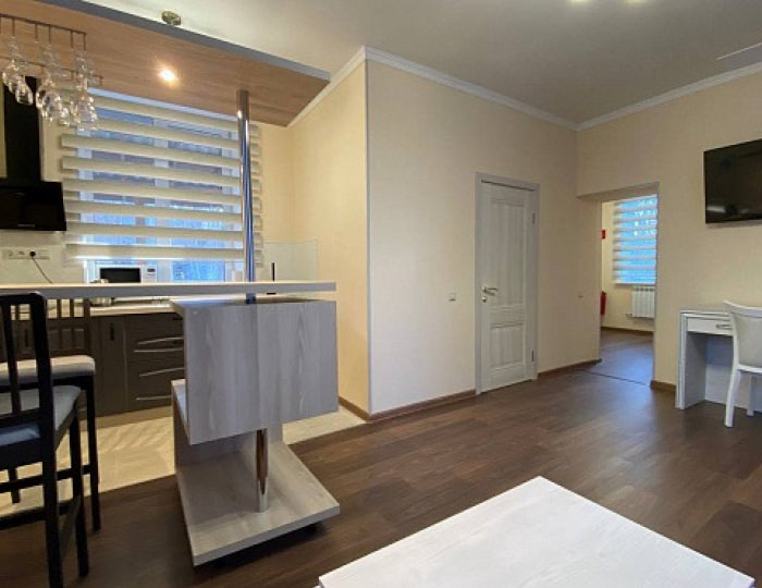 2-местный полулюкс двухкомнатный первой категории (5,7 корп.) - Парк-отель AMAKS «Ершово»