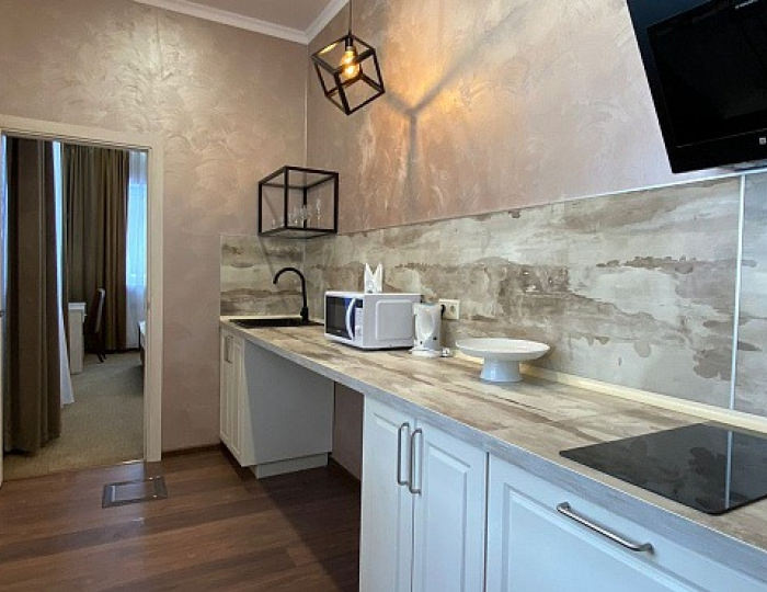 2-местный полулюкс двухкомнатный первой категории (5,7 корп.) - Парк-отель AMAKS «Ершово»